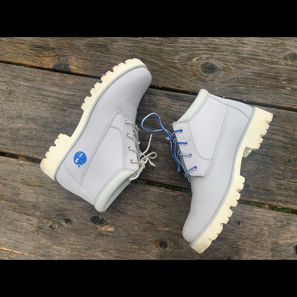 NWOT Grey Timberland High Top Lace-Up Combat Boots